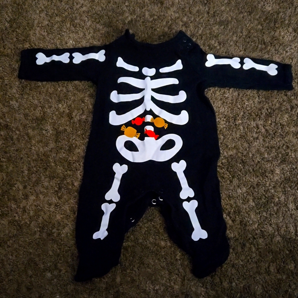 Skeleton jammies of onsie